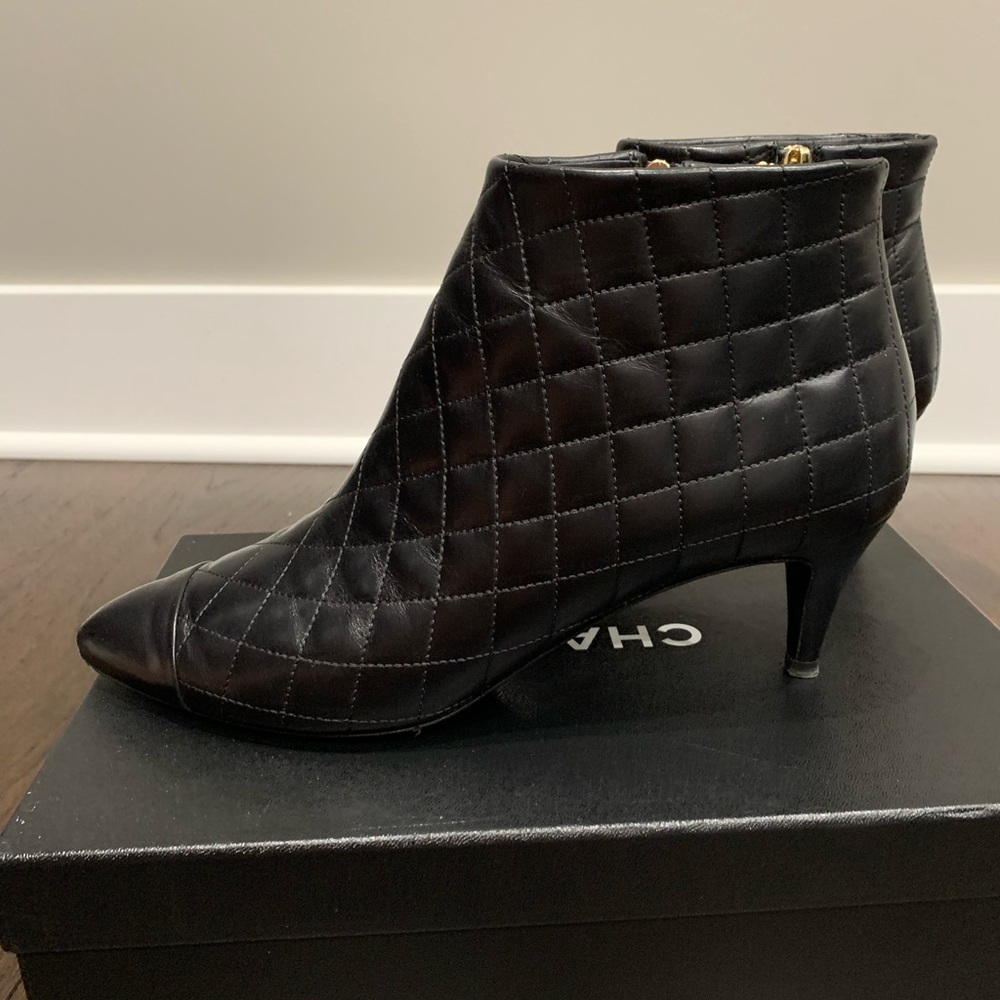 Chanel booties color black size 40 - Picture 5 of 10